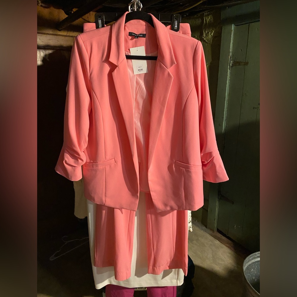 Suit set from Wight Elephant boutique never worn